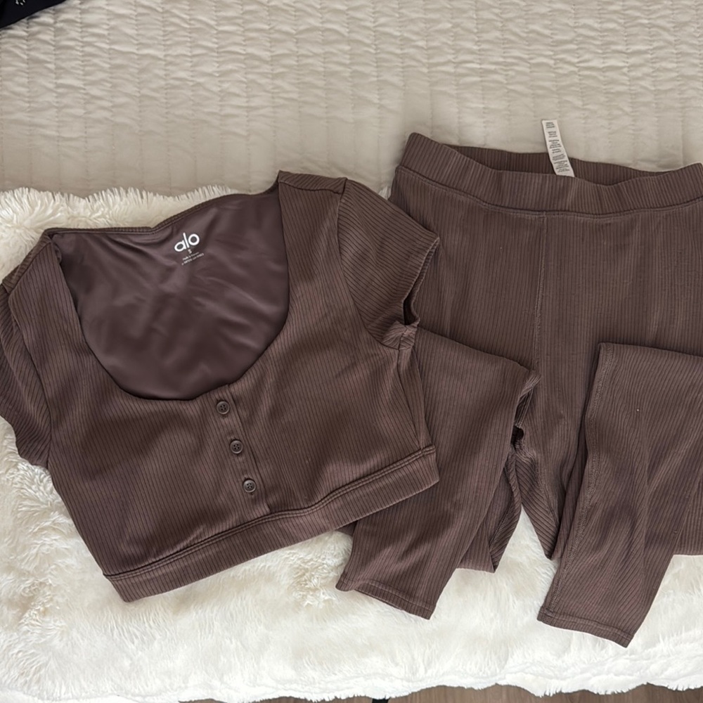 ALO Yoga Brown Ribbed Set